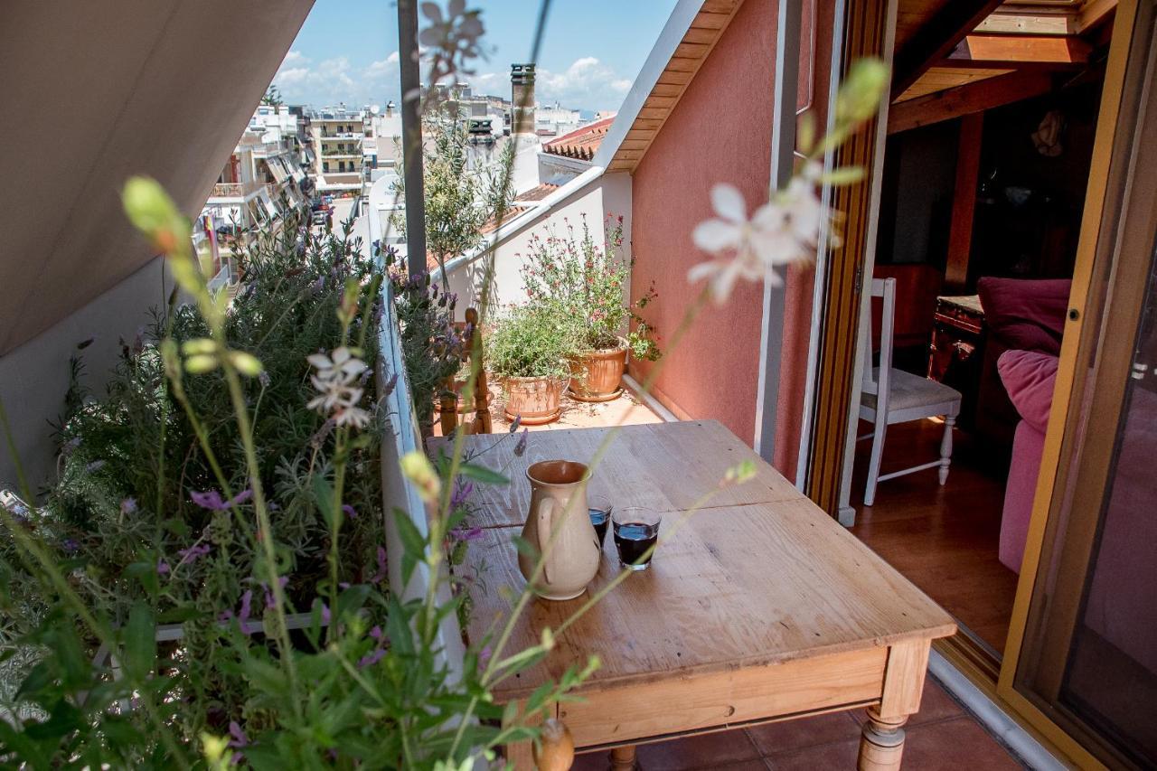 Country Style Attic In The Heart Of Preveza Apartment Bagian luar foto